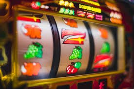 NV7777 ဂိမ်းလော်ဘီ Slots နှင့် Jackpot ဂိမ်းများ Myanmar ကစားသမားများ ကစားနေသော မြင်ကွင်း